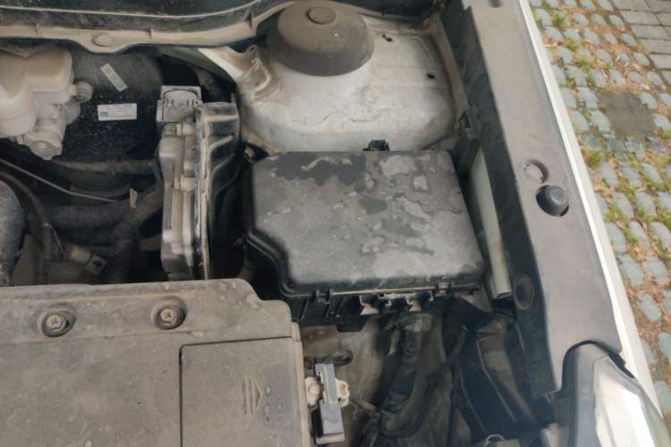 Used Suzuki Vitara 2016 1.4T Automatic All-Wheel-Drive Elite Model Engine Bay Left