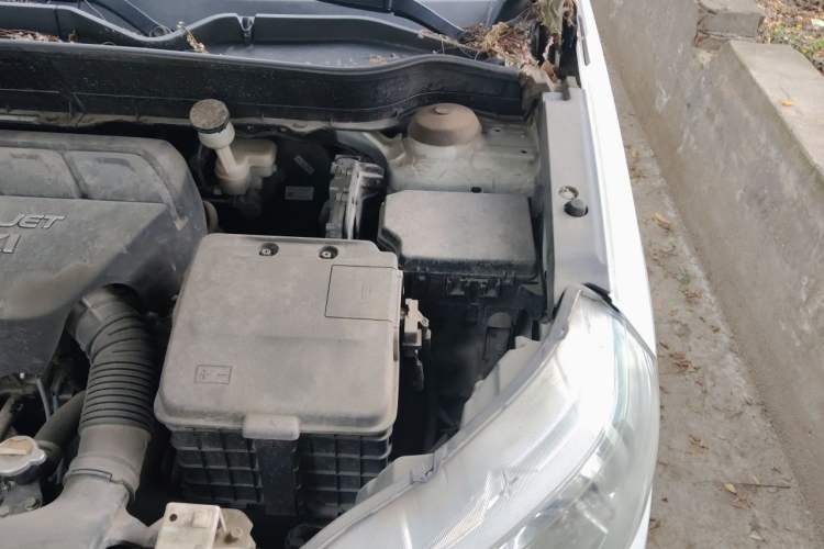 Used Suzuki Vitara 2016 1.4T Automatic Two-Wheel Drive Elite Model Engine Bay Left