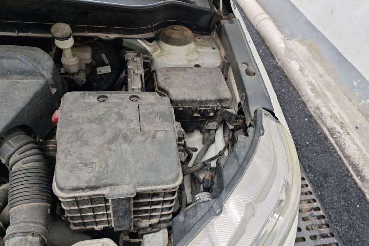 Used Suzuki Vitara 2016 1.4T Automatic Two-Wheel Drive Elite Model Engine Bay Left