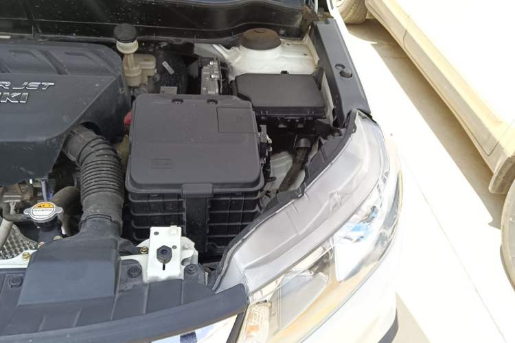 Used Suzuki Vitara 2016 1.4T Automatic Two-Wheel Drive Luxury Version Engine Bay Left