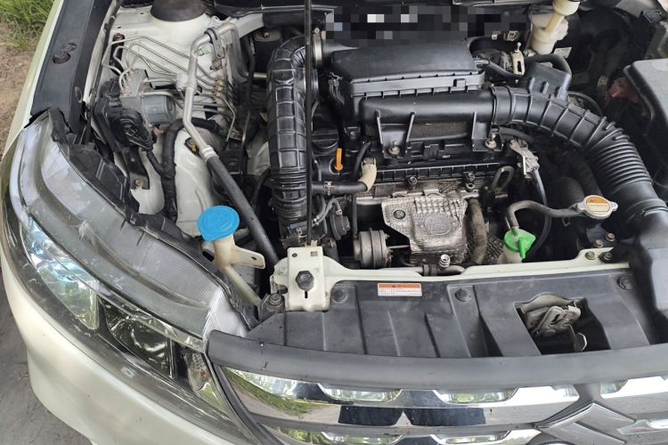 Used Suzuki Vitara 2016 1.4T Automatic Two-Wheel Drive Luxury Version Engine Bay Right