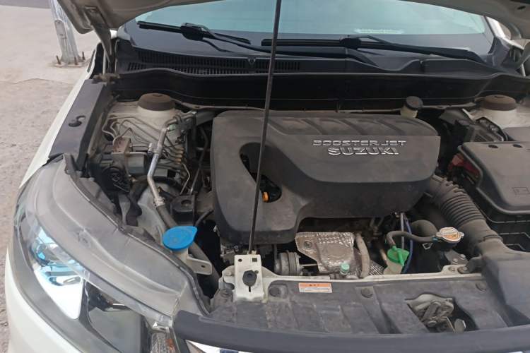Used Suzuki Vitara 2016 1.4T Automatic Two-Wheel Drive Luxury Version Engine Bay Right