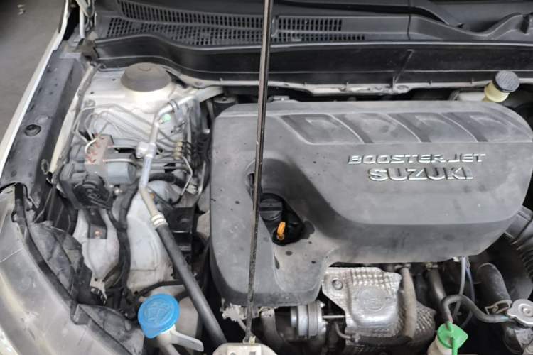 Used Suzuki Vitara 2016 1.4T Automatic Two-Wheel Drive Luxury Version Engine Bay Right