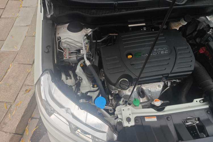 Used Suzuki Vitara 2016 1.6L Manual Two-Wheel Drive Entry-Level Trim Engine Bay Right