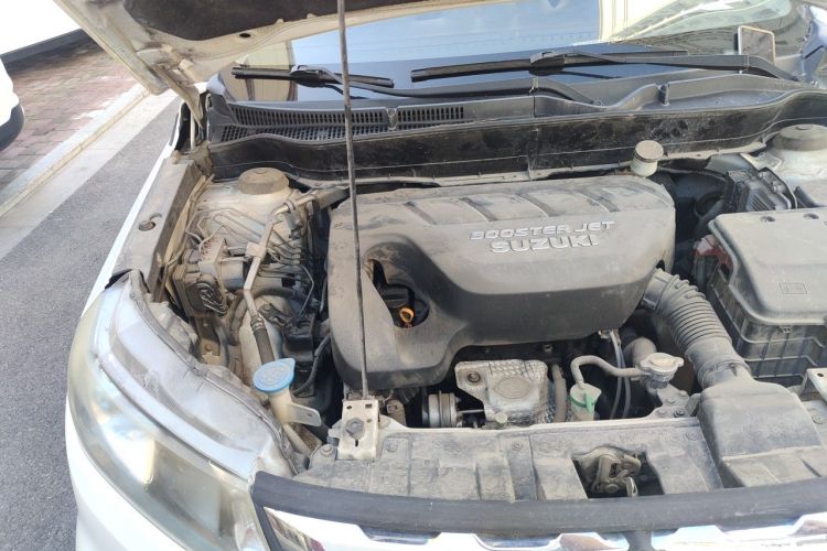 Used Suzuki Vitara 2016 1.4T Automatic Two-Wheel Drive Luxury Version Engine Bay Right