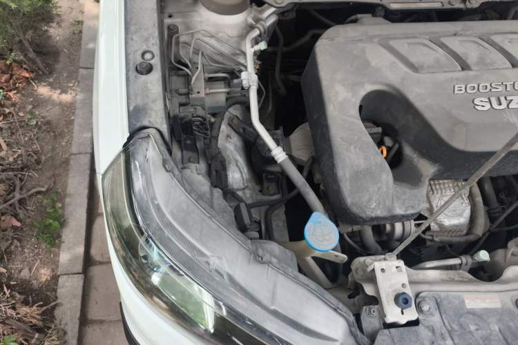 Used Suzuki Vitara 2016 1.4T Automatic Two-Wheel Drive Luxury Version Engine Bay Right