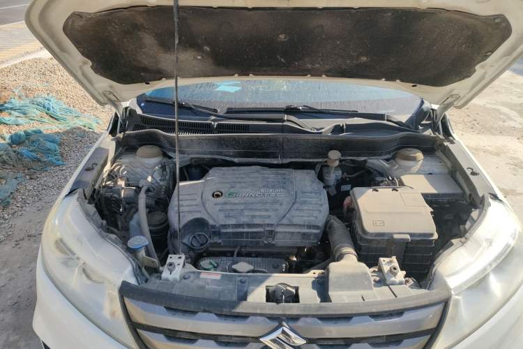 Used Suzuki Vitara 2016 1.6L Manual Two-Wheel Drive Entry-Level Trim Engine Bay Right