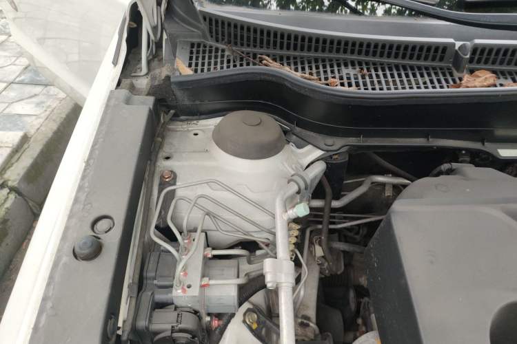 Used Suzuki Vitara 2016 1.4T Automatic All-Wheel-Drive Elite Model Engine Bay Right