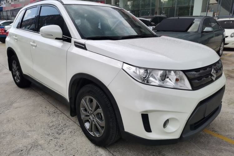 Used Suzuki Vitara 2016 1.6L Manual Two-Wheel Drive Entry-Level Trim Front Right 45 Deg