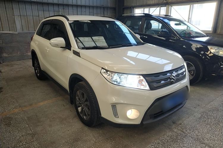 Used Suzuki Vitara 2016 1.6L Manual Two-Wheel Drive Entry-Level Trim Front Right 45 Deg