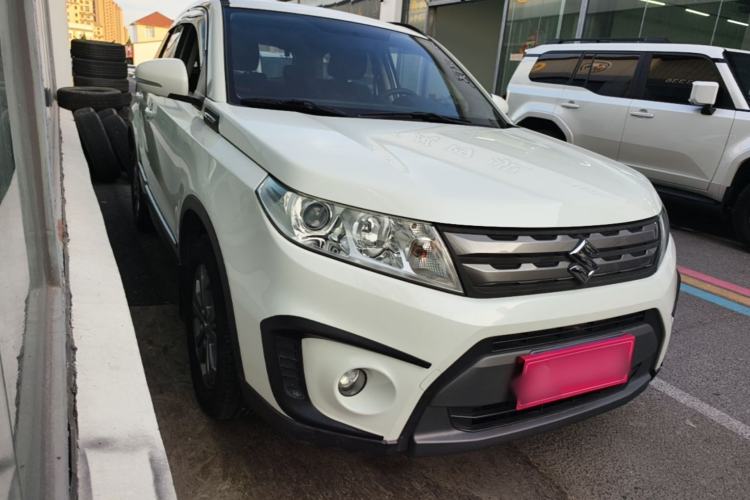 Used Suzuki Vitara 2016 1.6L Manual Two-Wheel Drive Entry-Level Trim Front Right 45 Deg