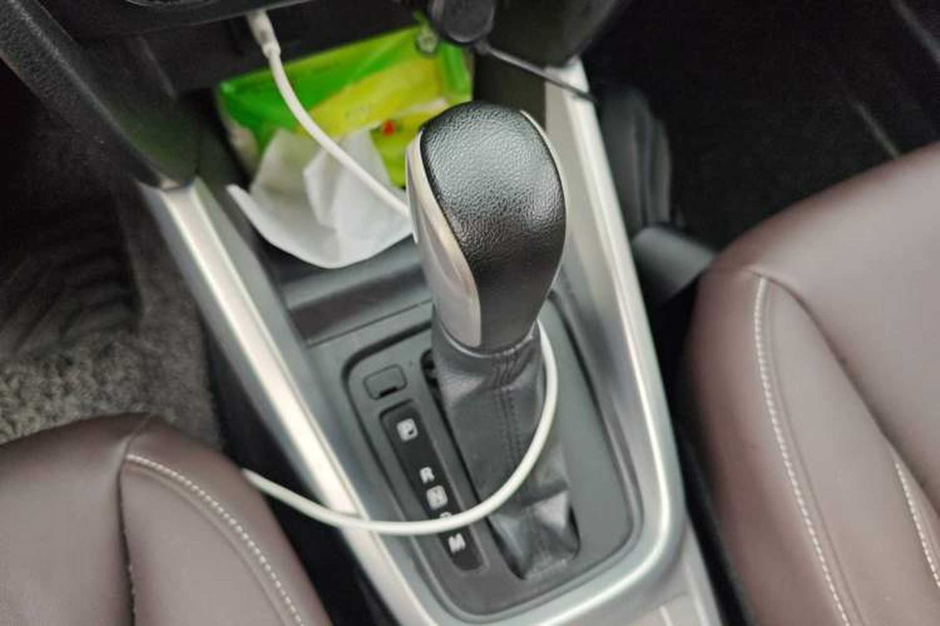 Used Suzuki Vitara 2016 1.4T Automatic Two-Wheel Drive Elite Model Gear Lever