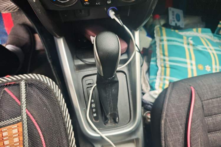 Used Suzuki Vitara 2016 1.4T Automatic Two-Wheel Drive Elite Model Gear Lever