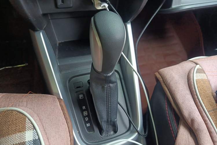Used Suzuki Vitara 2016 1.4T Automatic All-Wheel-Drive Elite Model Gear Lever