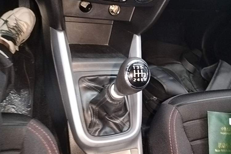 Used Suzuki Vitara 2016 1.4T Manual Two-Wheel-Drive Elite Model Gear Lever