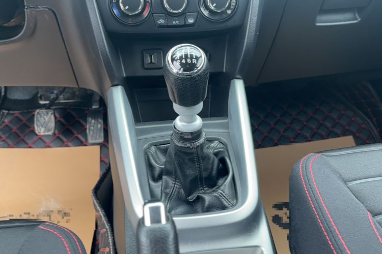 Used Suzuki Vitara 2016 1.4T Manual Two-Wheel-Drive Elite Model Gear Lever