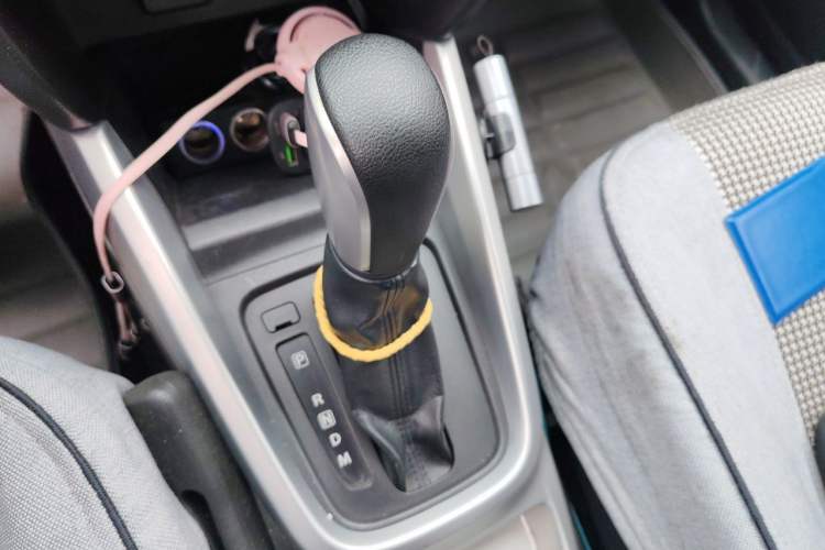 Used Suzuki Vitara 2016 1.4T Automatic Two-Wheel Drive Elite Model Gear Lever