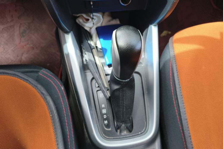 Used Suzuki Vitara 2016 1.4T Automatic Two-Wheel Drive Elite Model Gear Lever