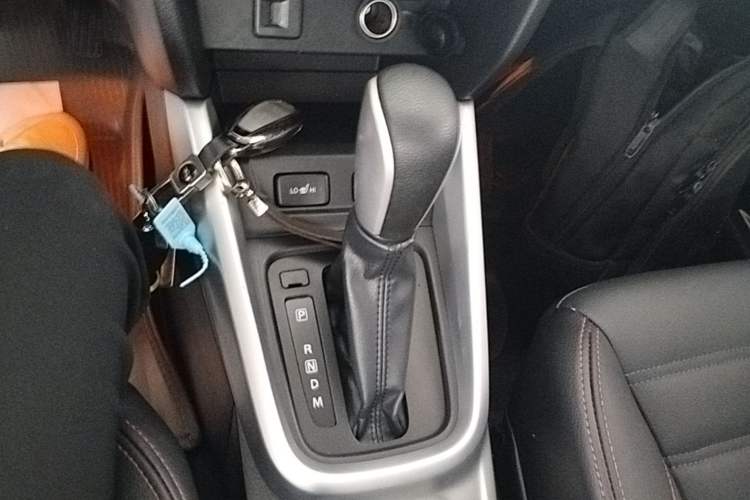 Used Suzuki Vitara 2016 1.4T Automatic 4x4 Flagship Model Gear Lever