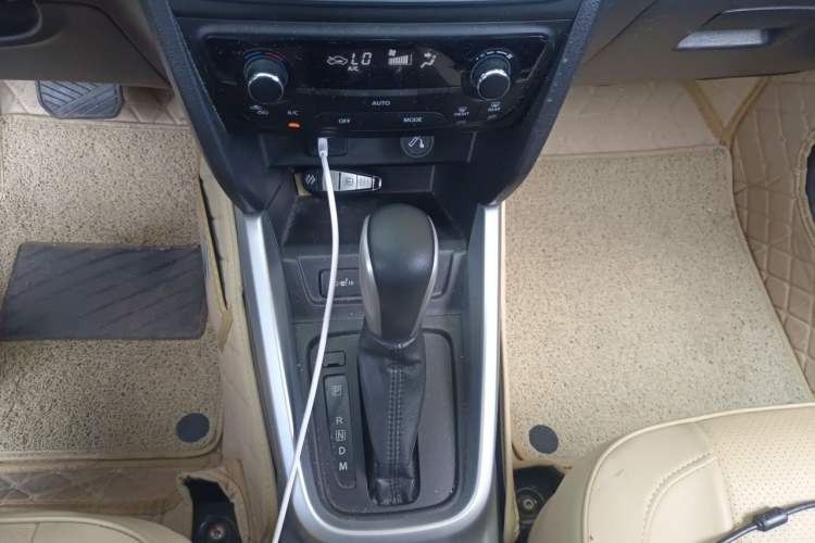 Used Suzuki Vitara 2016 1.4T Automatic 4x4 Flagship Model Gear Lever
