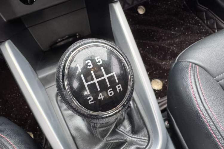 Used Suzuki Vitara 2016 1.4T Manual Two-Wheel Drive Luxury Model Gear Lever