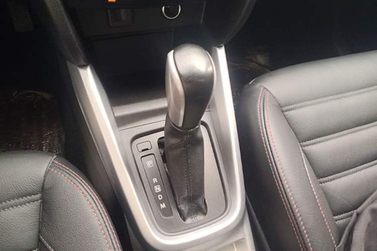 Used Suzuki Vitara 2016 1.4T Automatic Two-Wheel Drive Luxury Version Gear Lever