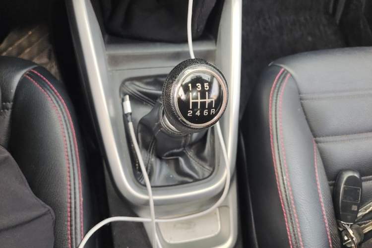 Used Suzuki Vitara 2016 1.4T Manual Two-Wheel Drive Luxury Model Gear Lever
