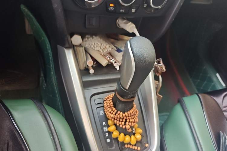Used Suzuki Vitara 2016 1.4T Automatic Two-Wheel Drive Elite Model Gear Lever