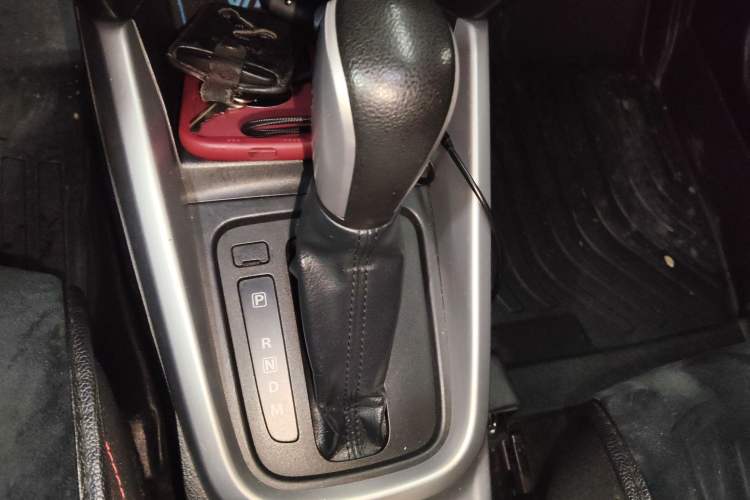 Used Suzuki Vitara 2016 1.4T Automatic All-Wheel Drive Leading Version Gear Lever
