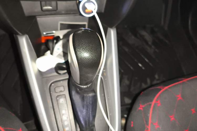Used Suzuki Vitara 2016 1.4T Automatic Two-Wheel Drive Elite Model Gear Lever
