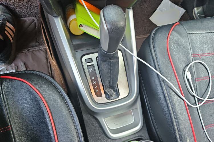 Used Suzuki Vitara 2016 1.4T Automatic Two-Wheel Drive Luxury Version Gear Lever