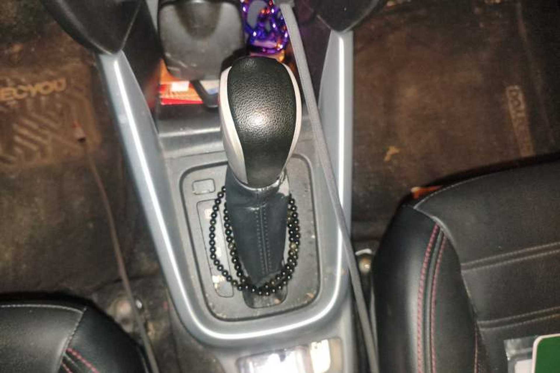 Used Suzuki Vitara 2016 1.4T Automatic Two-Wheel Drive Luxury Version Gear Lever