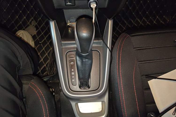 Used Suzuki Vitara 2016 1.4T Automatic Two-Wheel Drive Elite Model Gear Lever