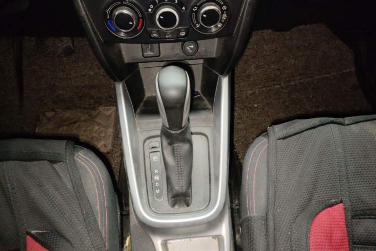 Used Suzuki Vitara 2016 1.4T Automatic Two-Wheel Drive Elite Model Gear Lever