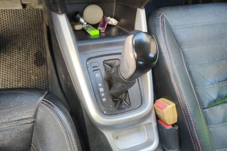 Used Suzuki Vitara 2016 1.4T Automatic Two-Wheel Drive Luxury Version Gear Lever