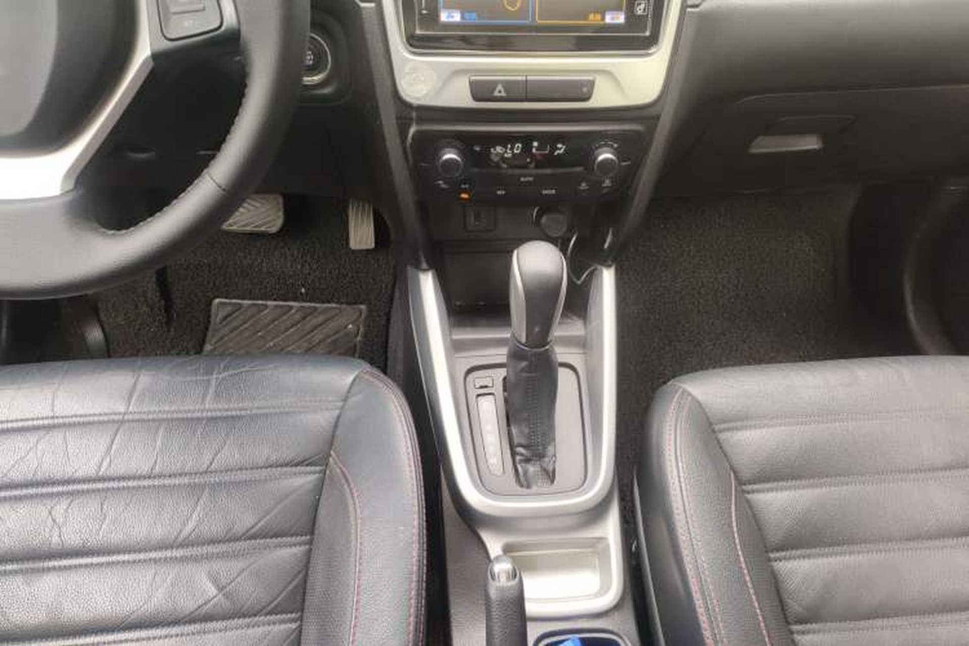 Used Suzuki Vitara 2016 1.4T Automatic Two-Wheel Drive Luxury Version Gear Lever
