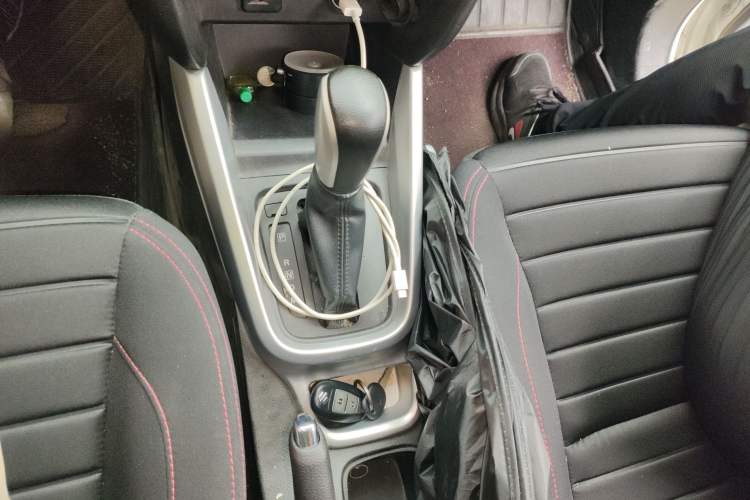 Used Suzuki Vitara 2016 1.4T Automatic Two-Wheel Drive Elite Model Gear Lever