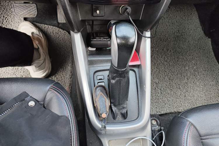 Used Suzuki Vitara 2016 1.4T Automatic Two-Wheel Drive Luxury Version Gear Lever