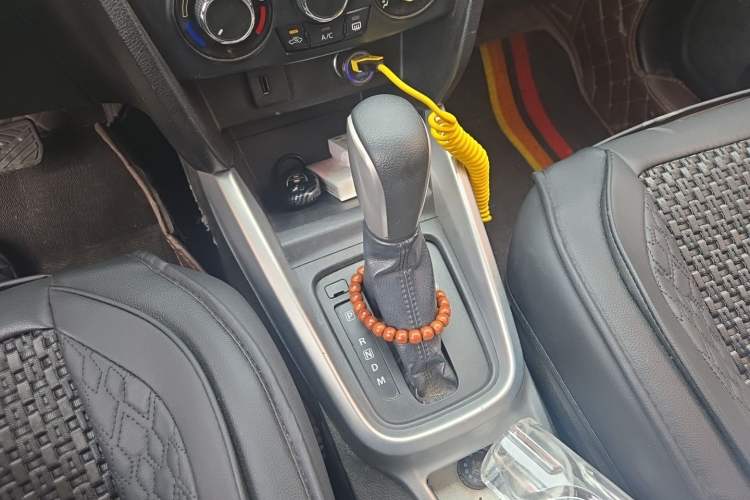 Used Suzuki Vitara 2016 1.4T Automatic Two-Wheel Drive Elite Model Gear Lever