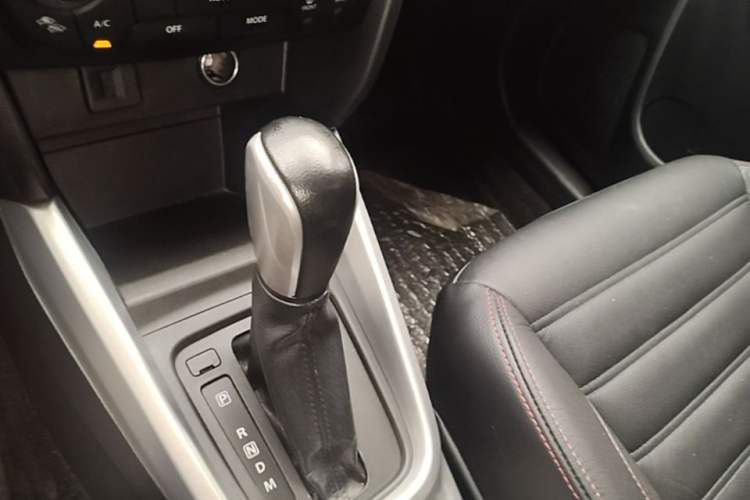 Used Suzuki Vitara 2016 1.4T Automatic Two-Wheel Drive Luxury Version Gear Lever