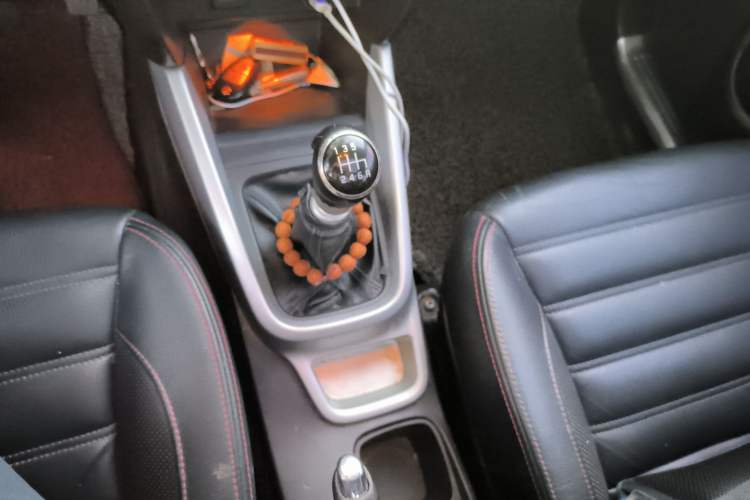 Used Suzuki Vitara 2016 1.4T Manual Two-Wheel Drive Luxury Model Gear Lever