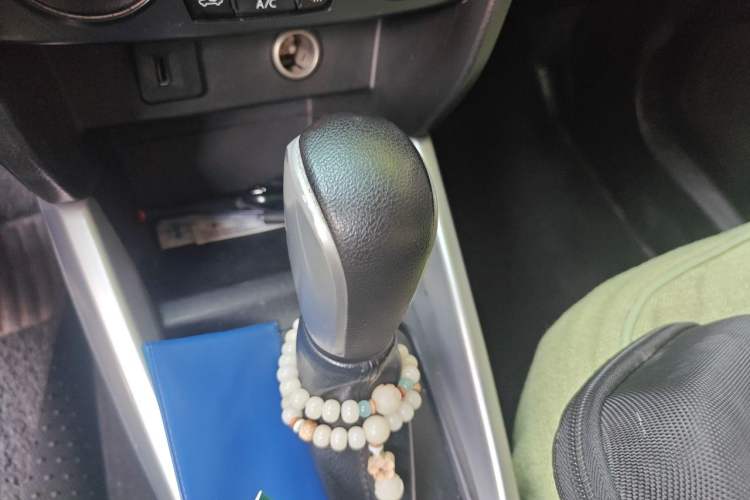 Used Suzuki Vitara 2016 1.4T Automatic Two-Wheel Drive Elite Model Gear Lever