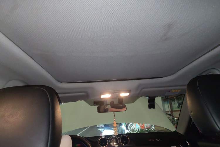 Used Suzuki Vitara 2016 1.4T Automatic Two-Wheel Drive Luxury Version Headliner