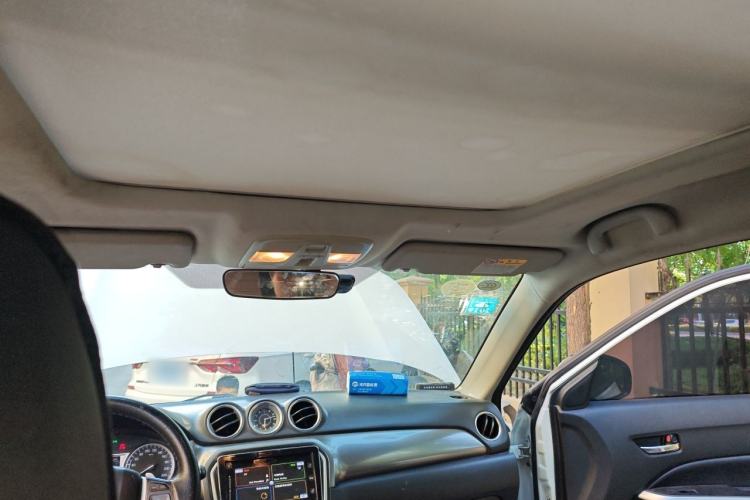 Used Suzuki Vitara 2016 1.4T Automatic Two-Wheel Drive Luxury Version Headliner