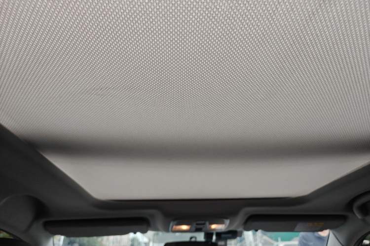 Used Suzuki Vitara 2016 1.4T Automatic Two-Wheel Drive Luxury Version Headliner