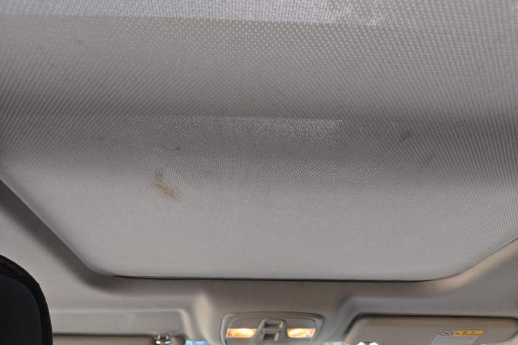 Used Suzuki Vitara 2016 1.4T Automatic Two-Wheel Drive Luxury Version Headliner