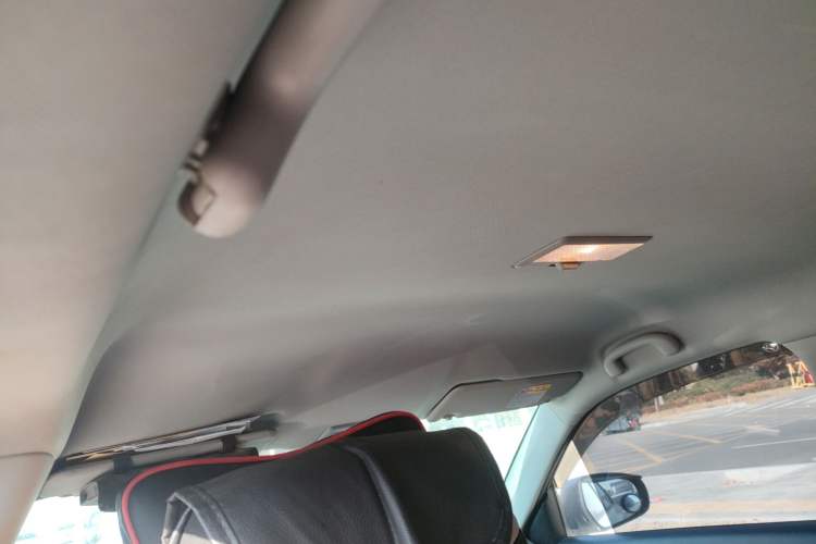 Used Suzuki Vitara 2016 1.6L Manual Two-Wheel Drive Entry-Level Trim Headliner