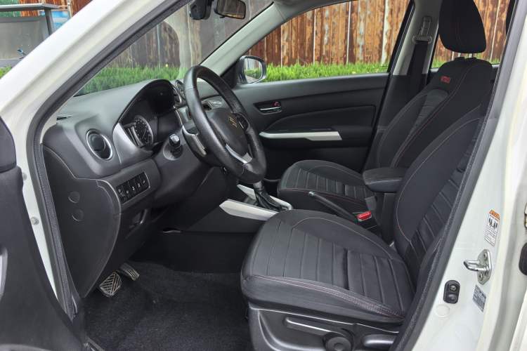 Used Suzuki Vitara 2016 1.4T Automatic All-Wheel-Drive Elite Model Interior 1