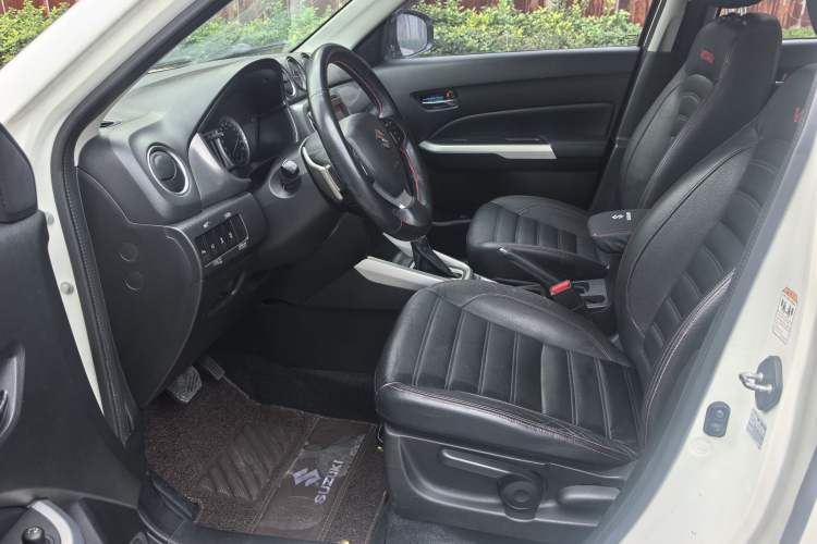 Used Suzuki Vitara 2016 1.4T Automatic Two-Wheel Drive Luxury Version Interior 2