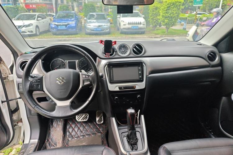 Used Suzuki Vitara 2016 1.4T Automatic Two-Wheel Drive Luxury Version Interior 2